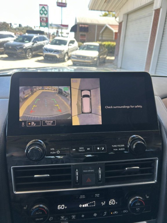 2021 Nissan Armada Image 16