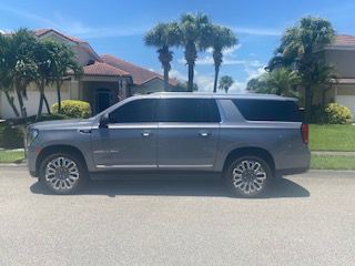 2021 GMC Yukon Image 1