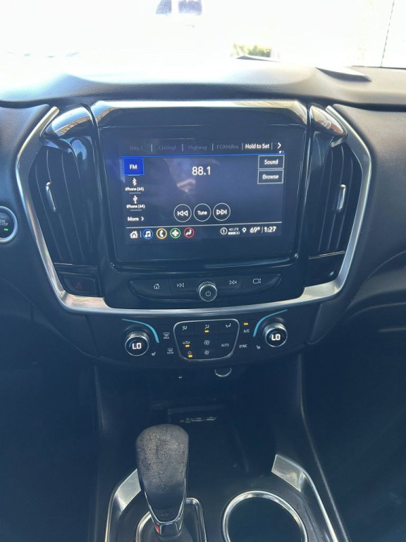 2023 Chevrolet Traverse Image 3