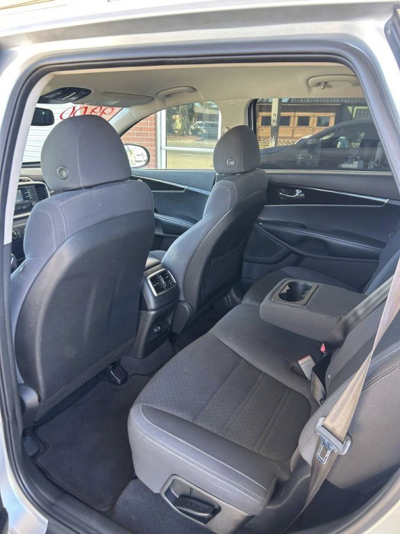 2018 Kia Sorento Image 2