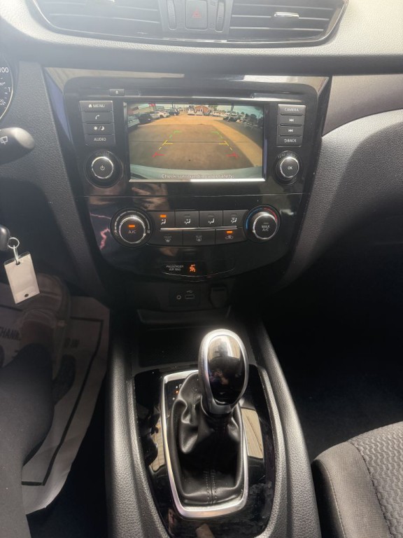 2019 Nissan Rogue Image 2