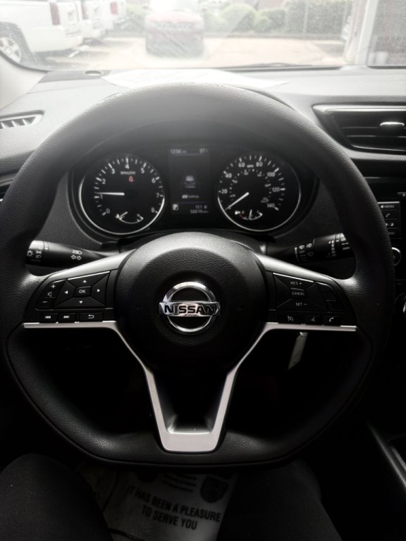 2019 Nissan Rogue Image 3