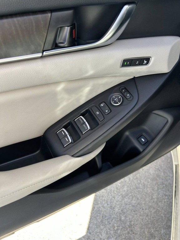 2021 Honda Accord Image 8