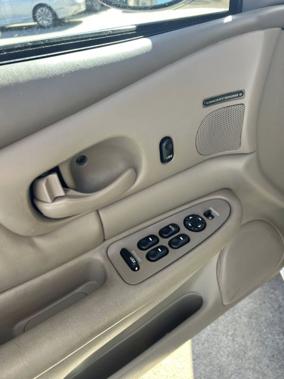 2002 Buick Century Image 4