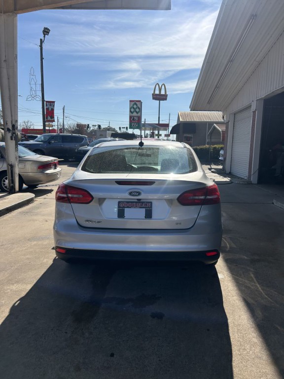 2017 Ford Focus Image 6