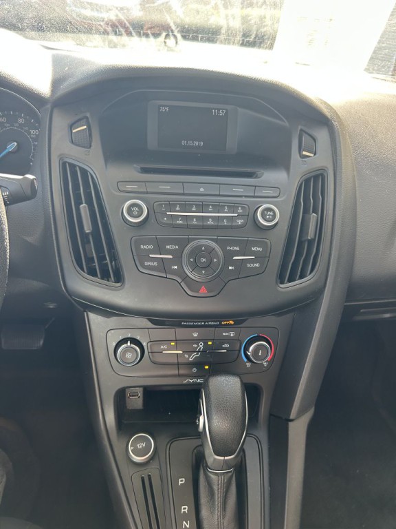 2017 Ford Focus Image 11