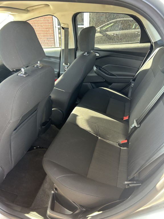 2017 Ford Focus Image 13