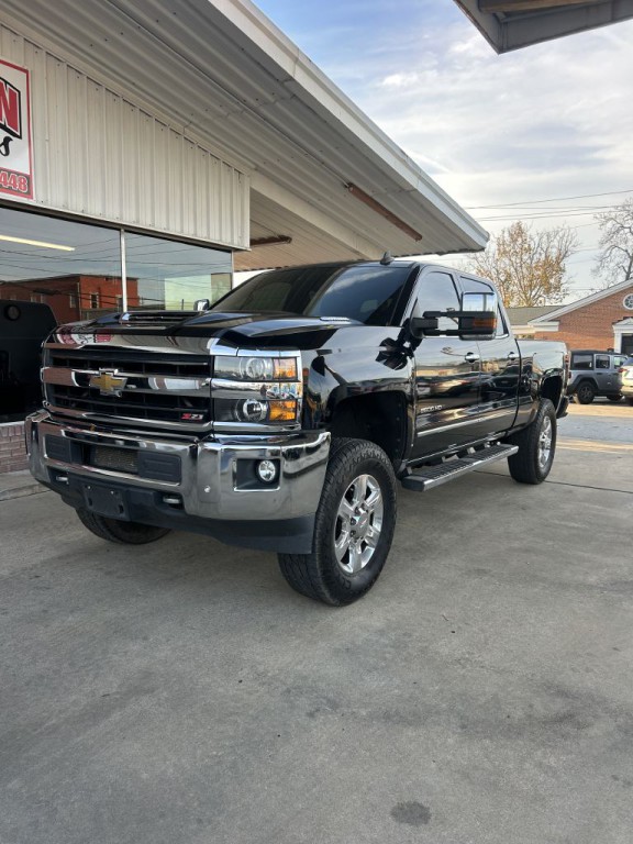 2018 Chevrolet Silverado 1500 Image 2