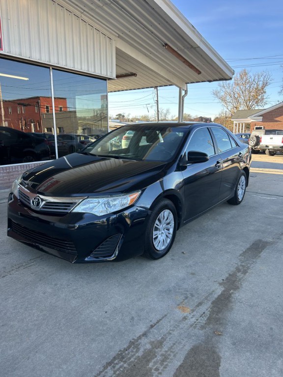 2014 Toyota Camry Image 2