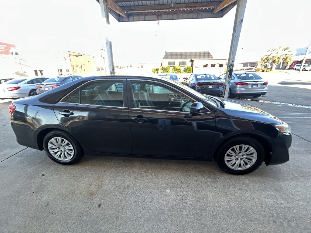 2014 Toyota Camry Image 5
