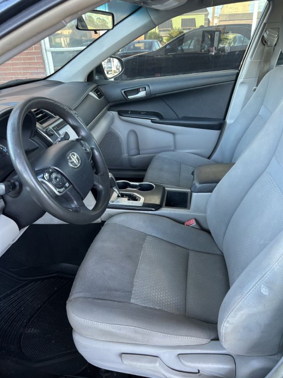 2014 Toyota Camry Image 10