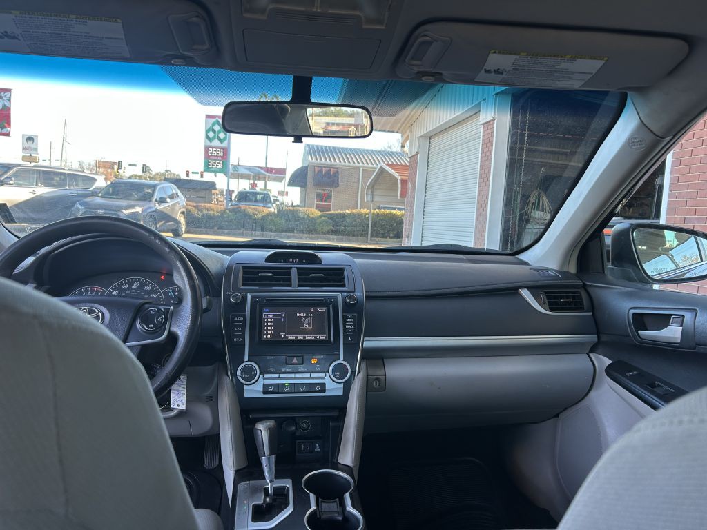 2014 Toyota Camry Image 15