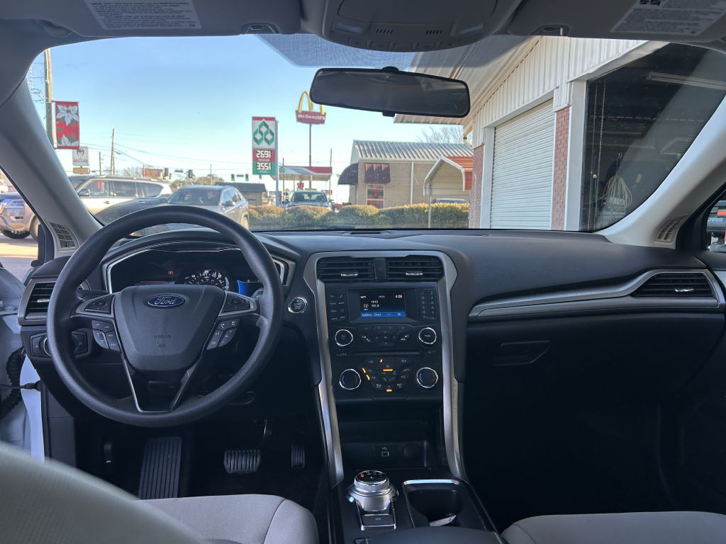 2018 Ford Fusion Image 15