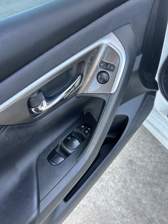 2013 Nissan Altima Image 10