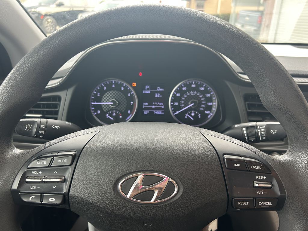 2019 Hyundai Elantra Image 10