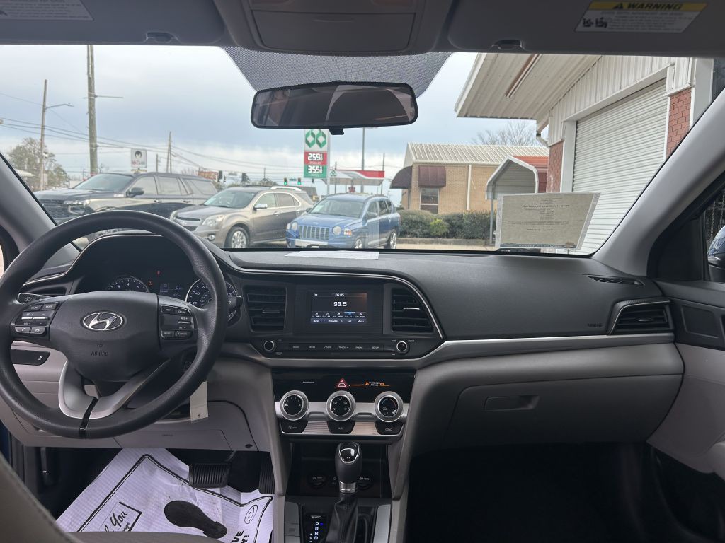 2019 Hyundai Elantra Image 15