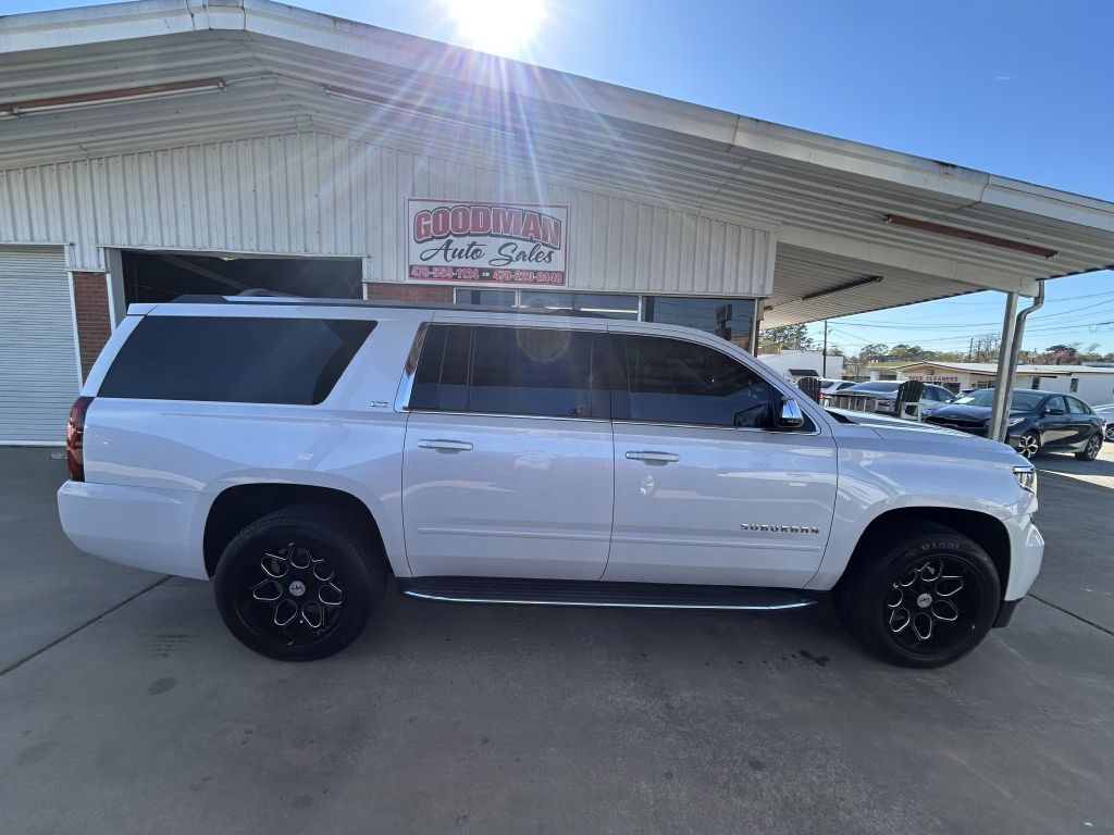 2016 Chevrolet Suburban Image 1