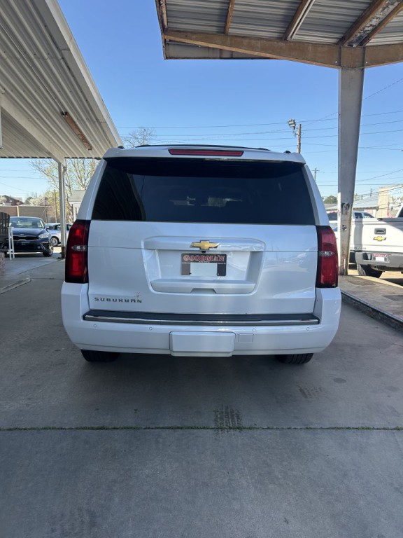 2016 Chevrolet Suburban Image 3