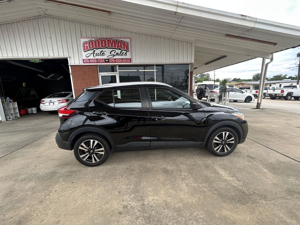 2019 Nissan Kicks Image 1