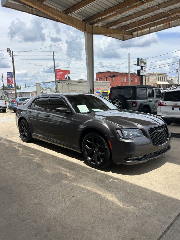 2021 Chrysler 300 Image 3