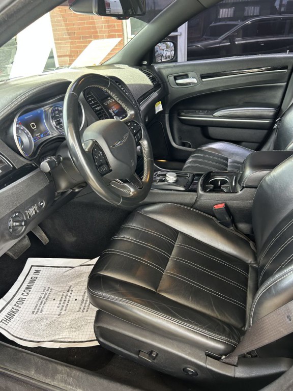 2021 Chrysler 300 Image 6