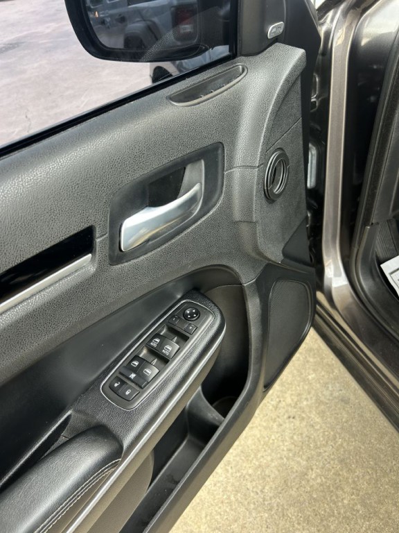 2021 Chrysler 300 Image 7