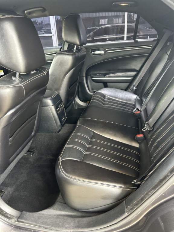 2021 Chrysler 300 Image 9
