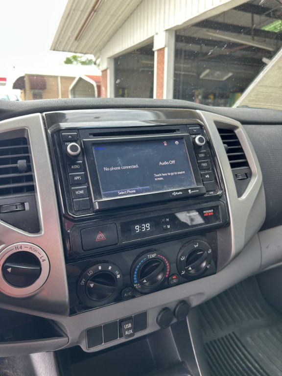 2014 Toyota Tacoma Image 9