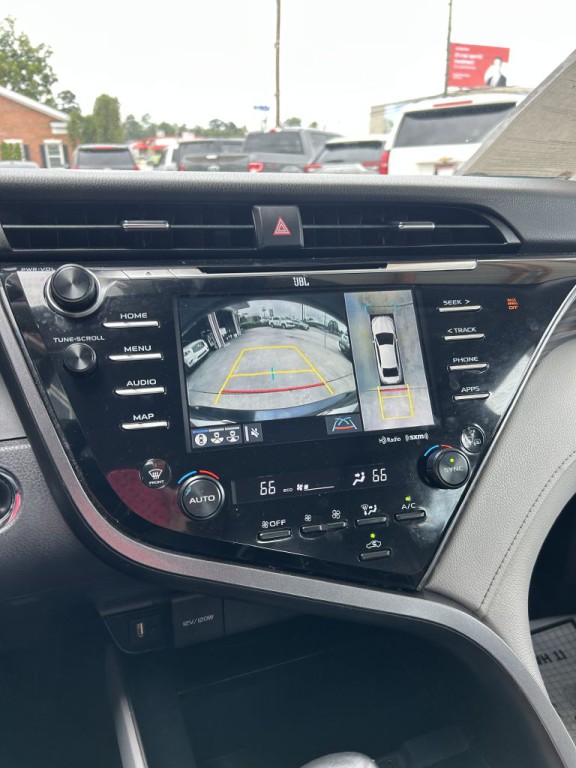 2019 Toyota Camry Image 10