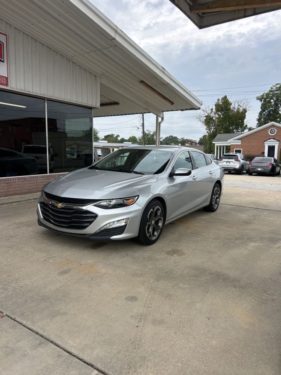 2020 Chevrolet Malibu Image 2