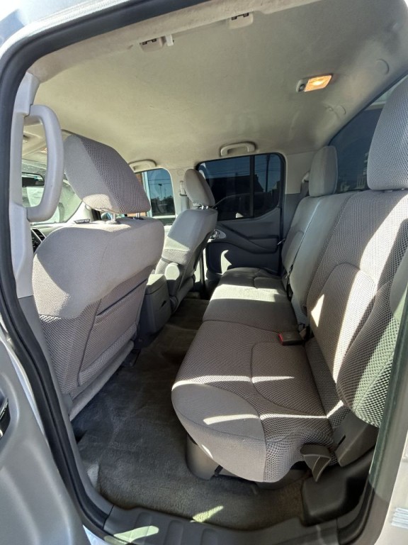 2012 Nissan Frontier Image 9