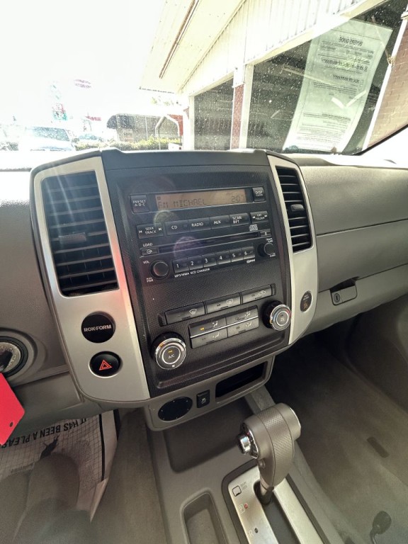 2012 Nissan Frontier Image 11