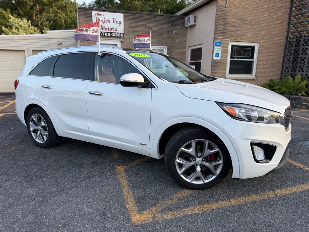 2017 Kia Sorento Image 2