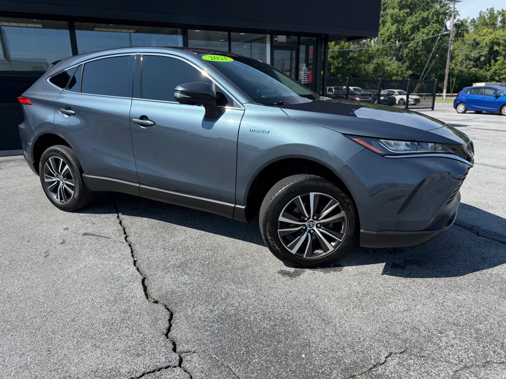 2021 Toyota Venza Image 2