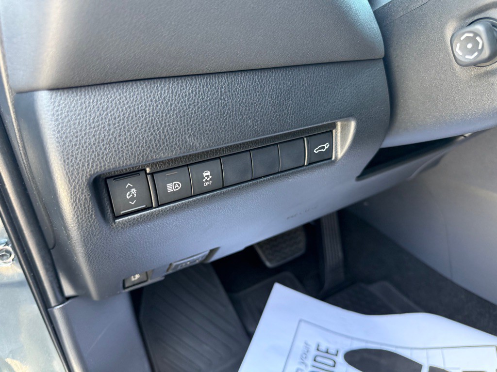 2021 Toyota Venza Image 12