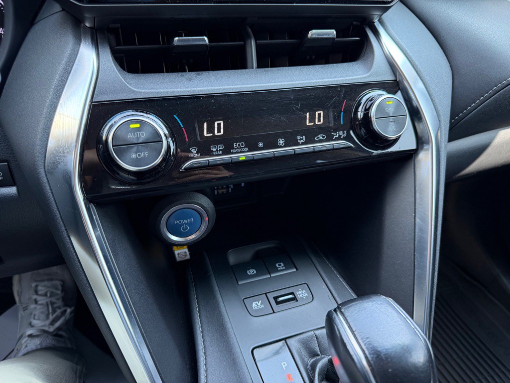 2021 Toyota Venza Image 16