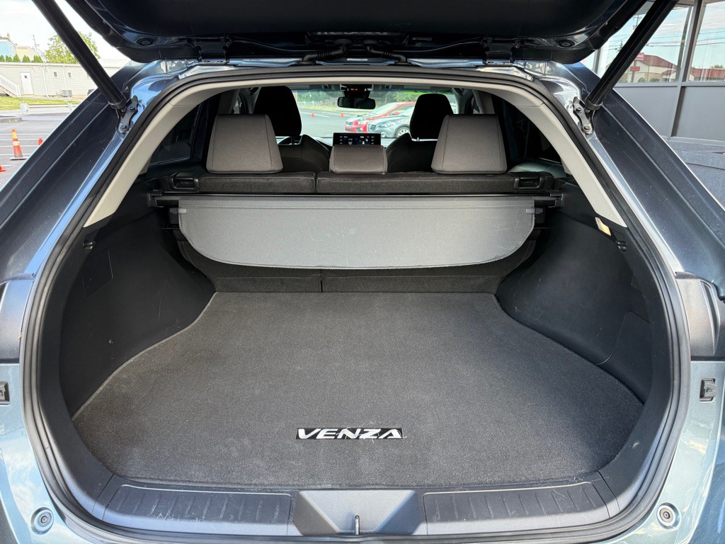 2021 Toyota Venza Image 21