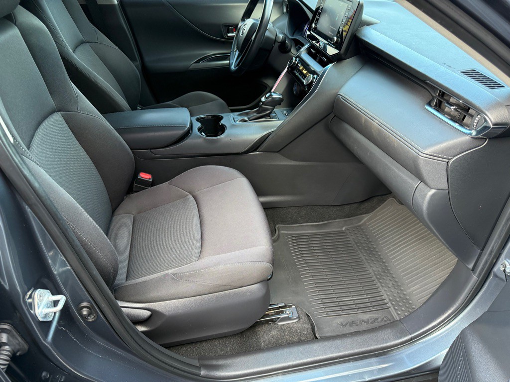 2021 Toyota Venza Image 26