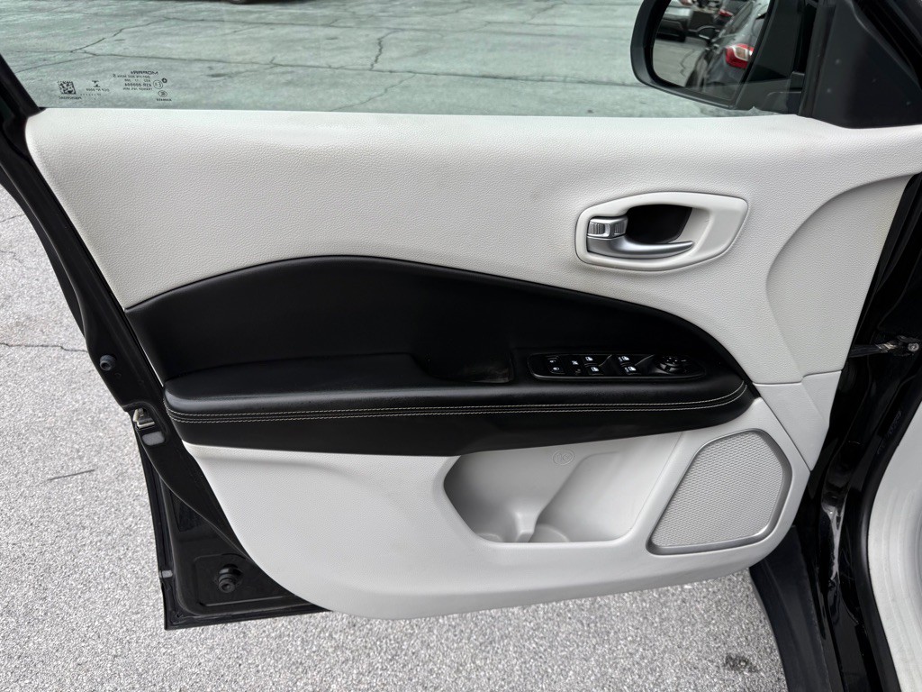 2018 Jeep Compass Image 10