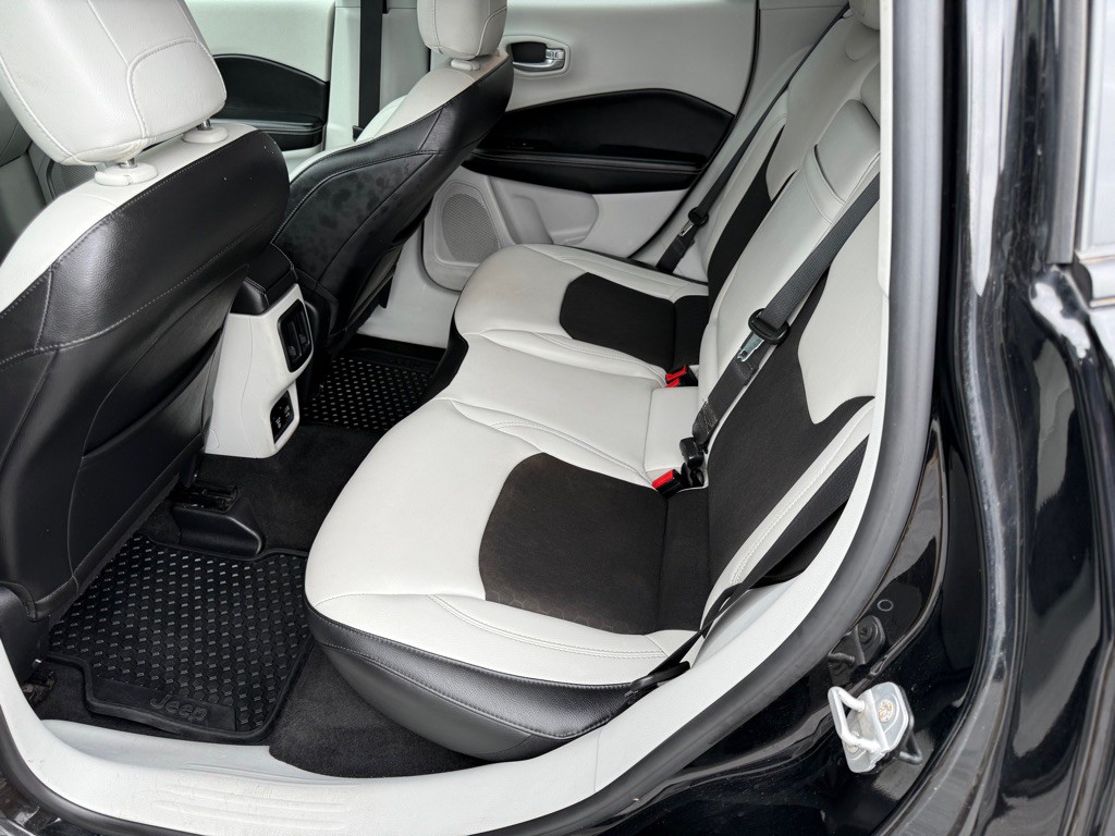 2018 Jeep Compass Image 19