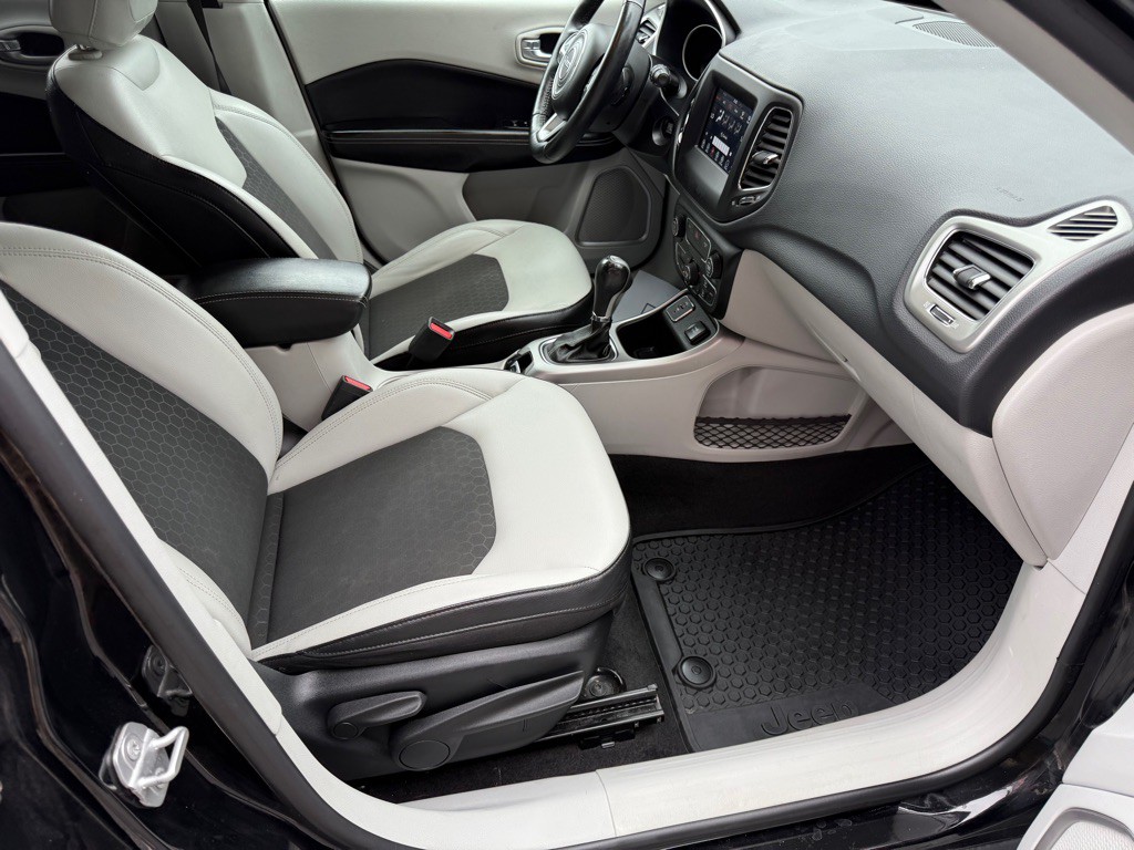 2018 Jeep Compass Image 25