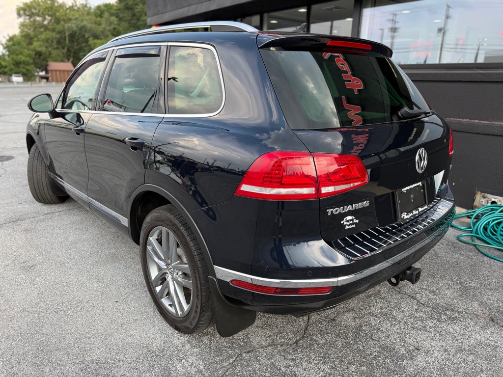 2016 Volkswagen Touareg Image 4