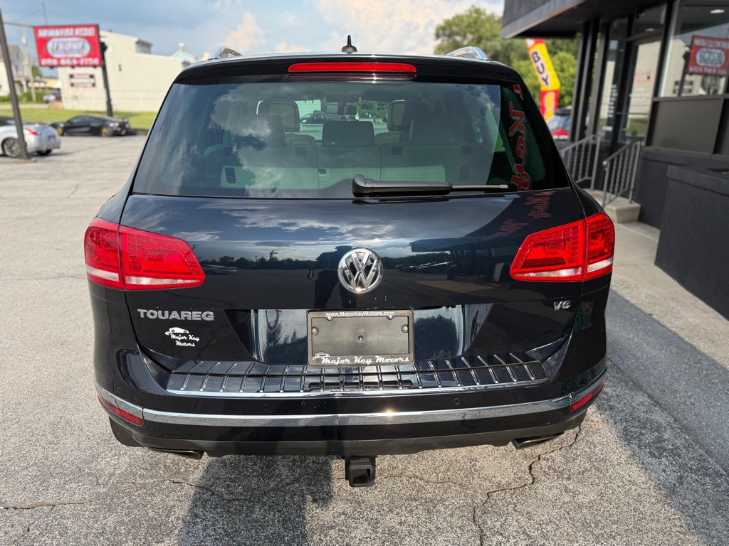 2016 Volkswagen Touareg Image 7