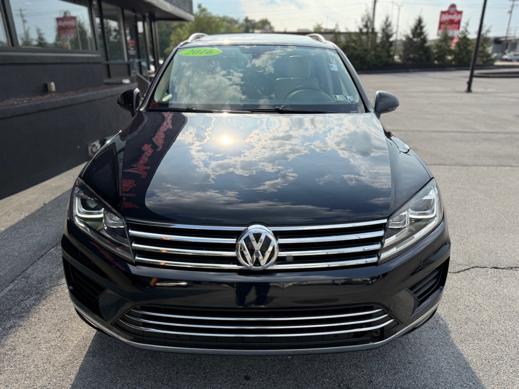 2016 Volkswagen Touareg Image 11