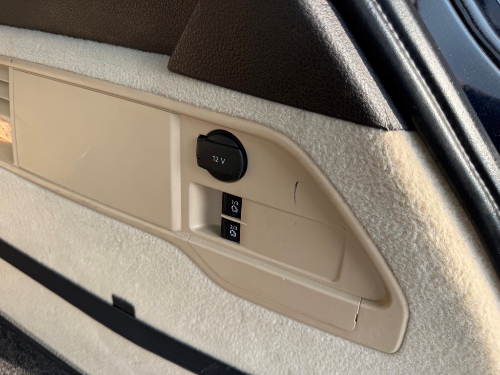2016 Volkswagen Touareg Image 27