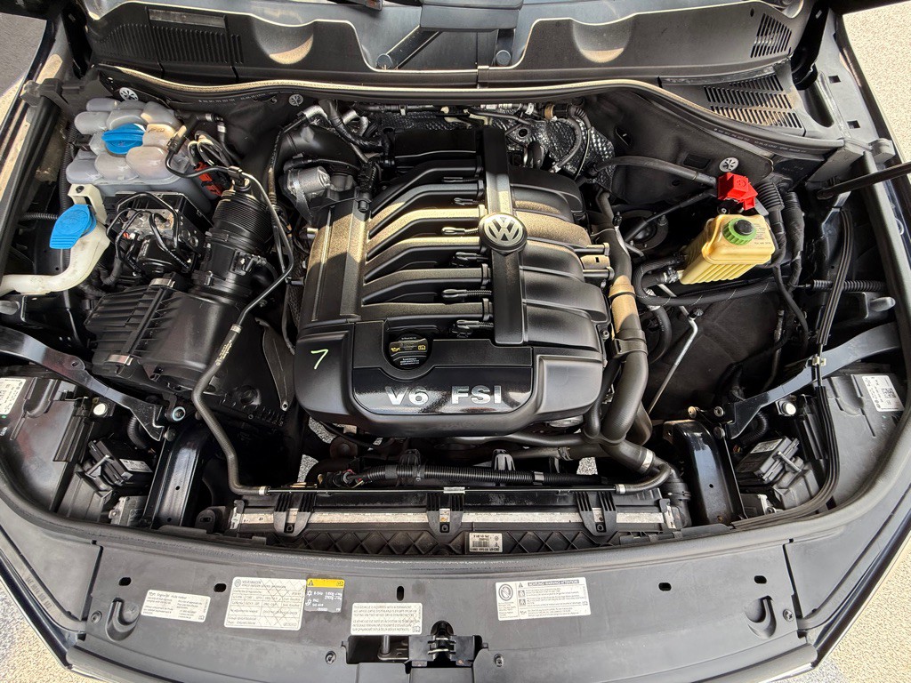 2016 Volkswagen Touareg Image 34