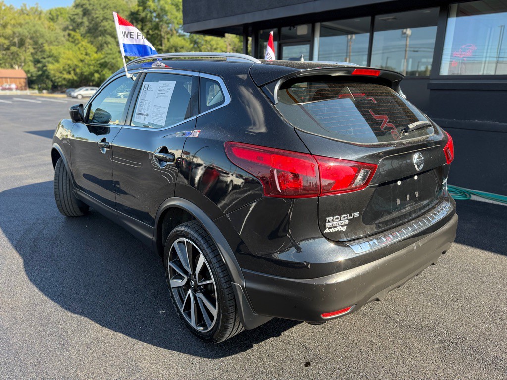 2017 Nissan Rogue Image 3