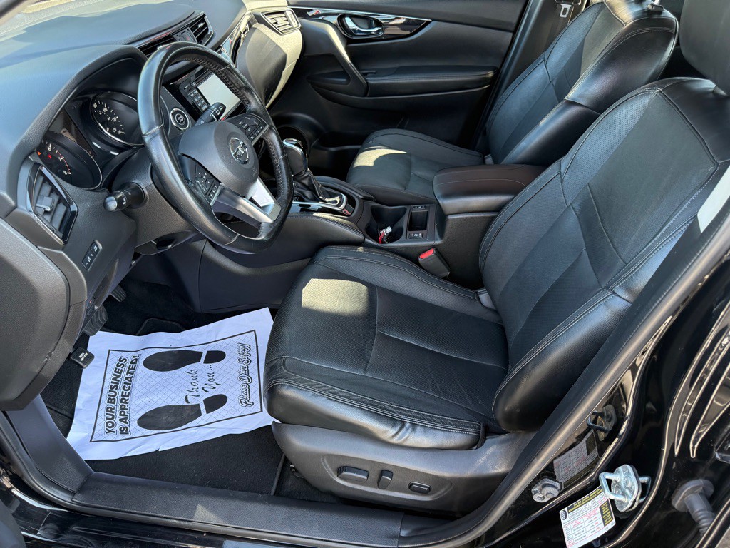 2017 Nissan Rogue Image 12