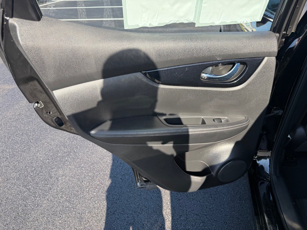 2017 Nissan Rogue Image 20