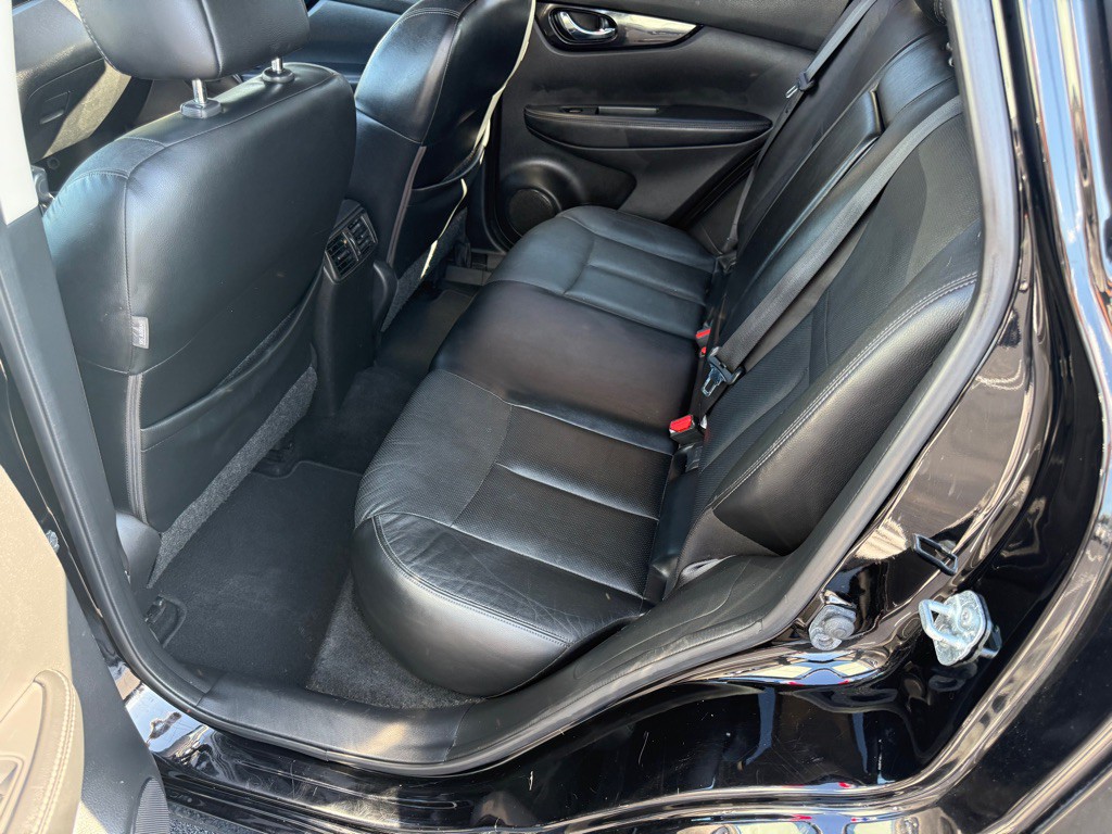 2017 Nissan Rogue Image 21